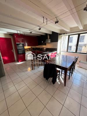 Maison - 143 m² - 10 pièces