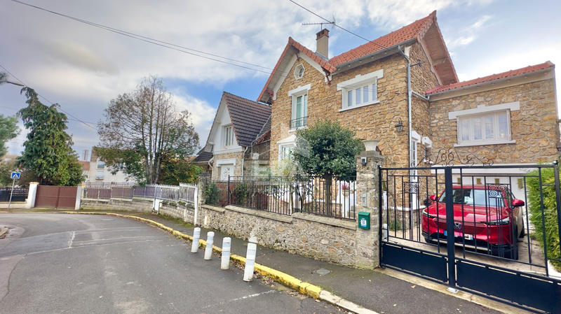 Maison - 93 m² - 5 pièces