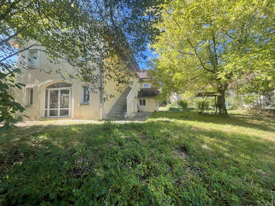 Maison - 477 m² - 15 pièces