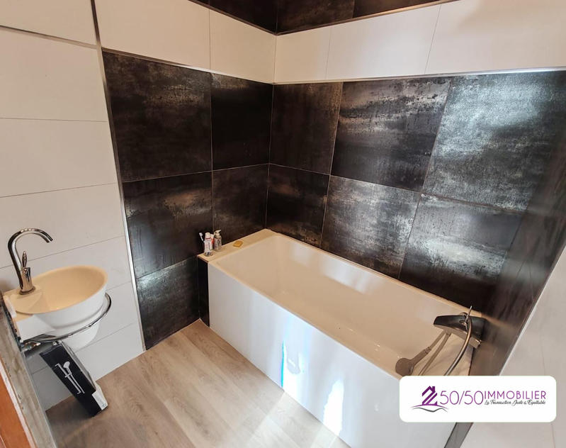 Appartement - 65 m² - 4 pièces