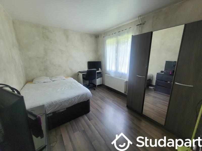 Chambre - 11 m² - 1 pièce