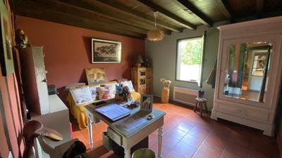 Maison - 220 m² - 7 pièces