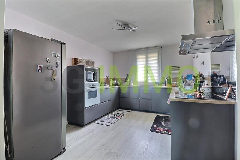 Maison - 102 m² - 5 pièces