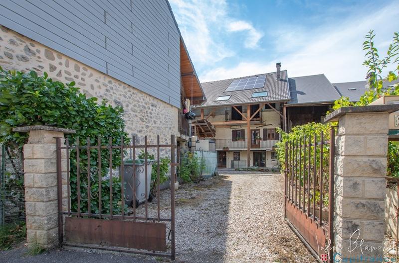 Immeuble - 186 m² - 10 pièces