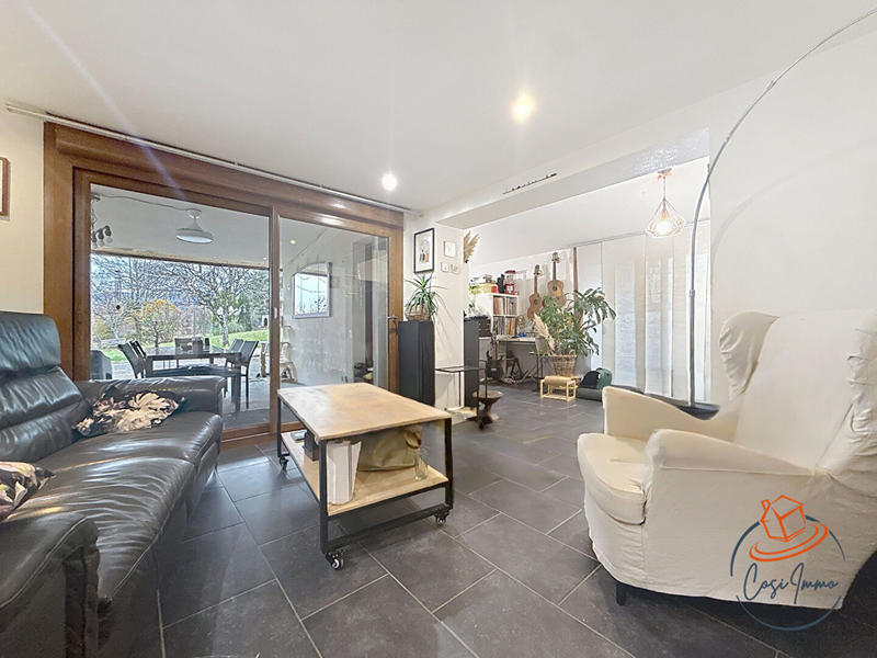 Maison - 210 m² - 8 pièces