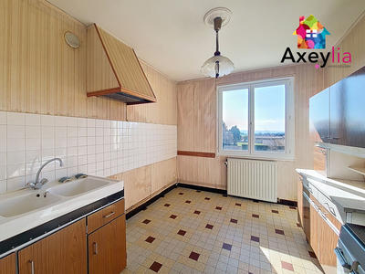 Maison - 99 m² - 5 pièces