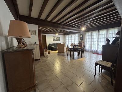 Maison - 213 m² - 7 pièces