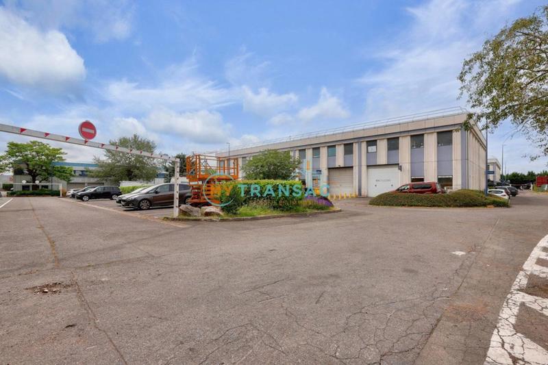 Local d'activités - 358 m²