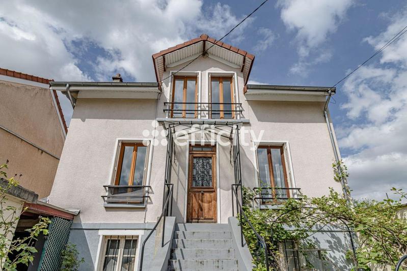 Maison - 105 m² - 4 pièces