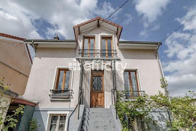 Maison - 105 m² - 4 pièces