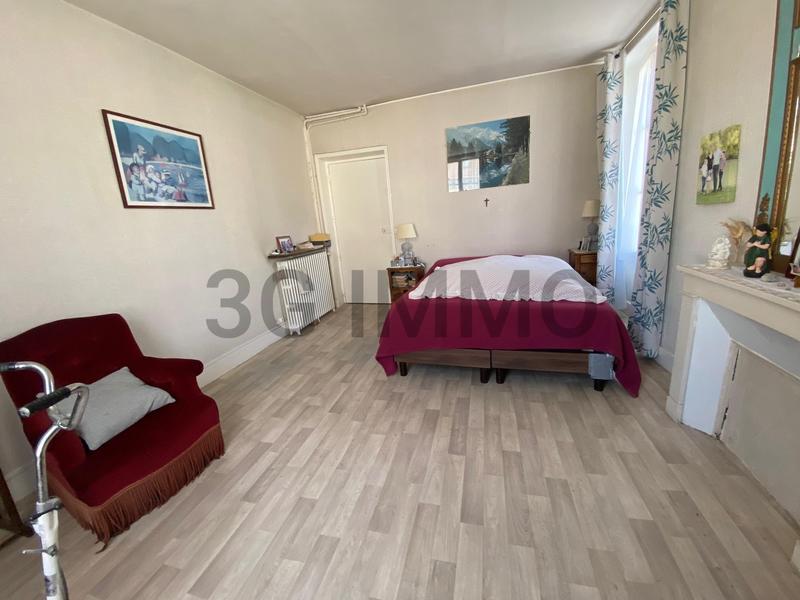 Villa - 168 m² - 6 pièces