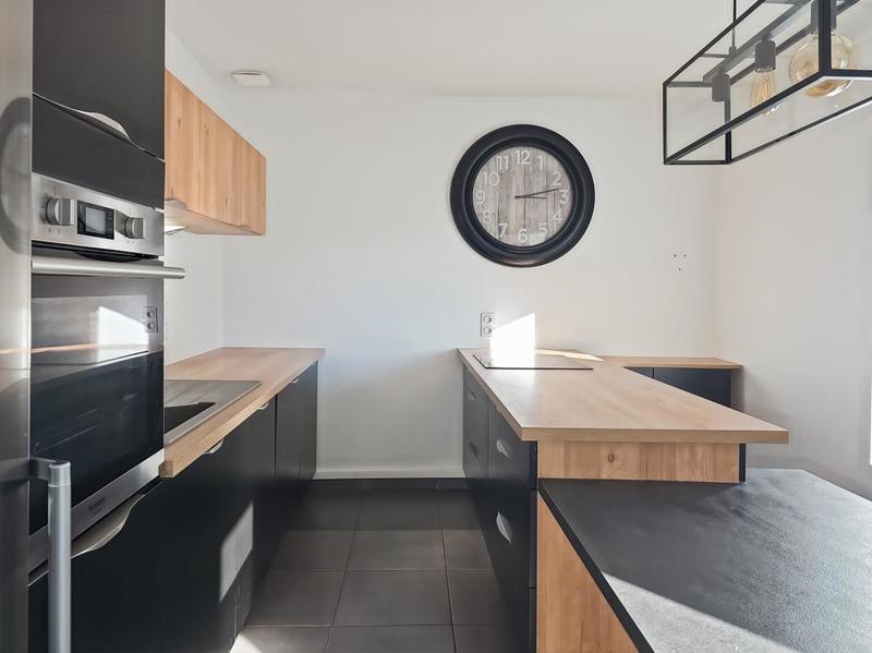 Appartement - 93 m² - 4 pièces