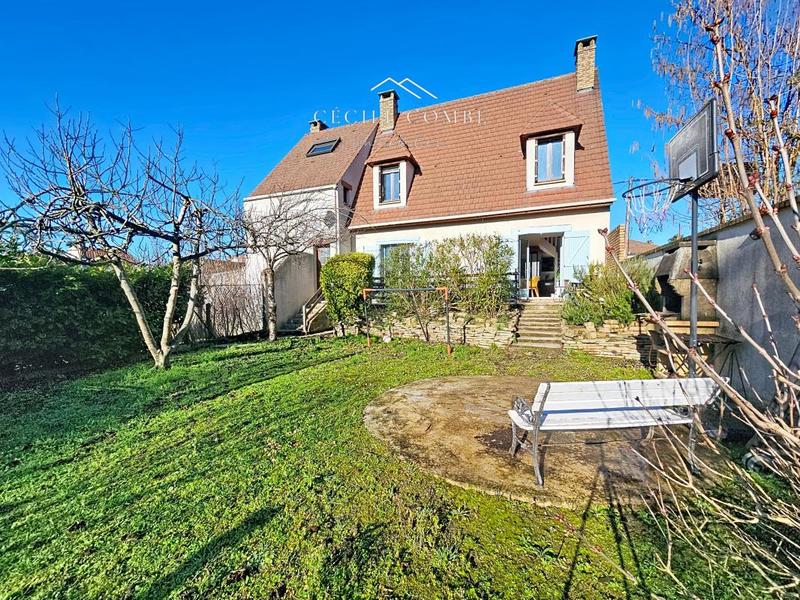 Pavillon - 180 m² - 7 pièces