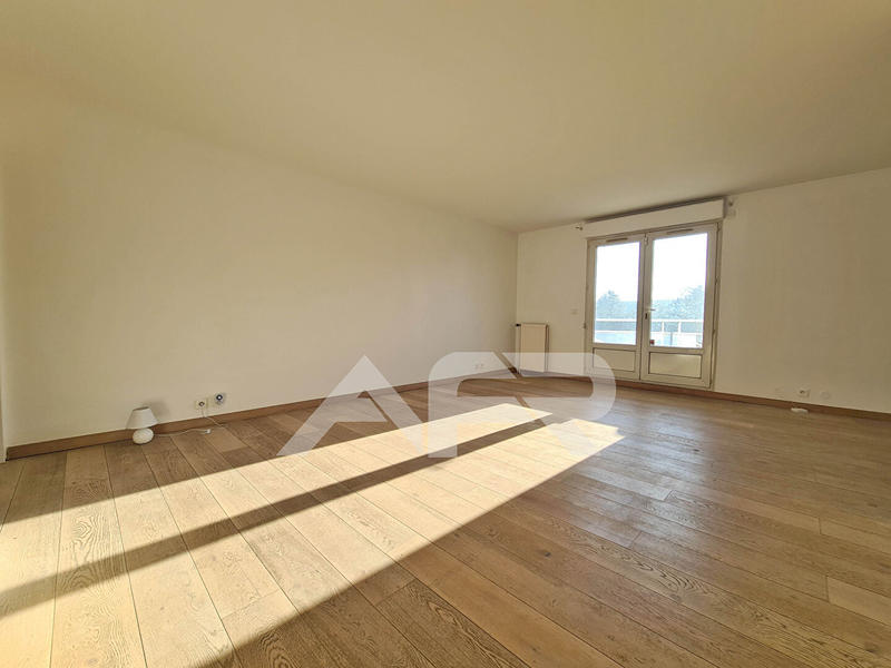 Appartement - 93 m² - 4 pièces