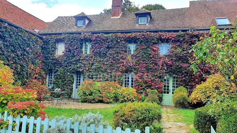 Maison - 220 m² - 7 pièces