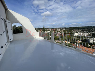 Appartement - 100 m² - 4 pièces