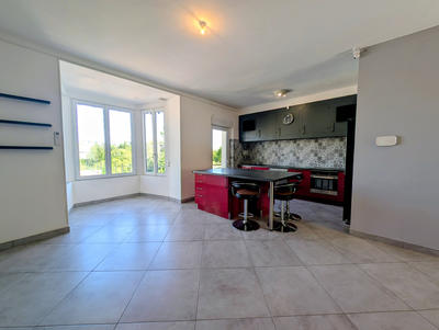 Maison - 247 m² - 9 pièces