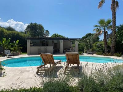 Villa - 180 m² - 6 pièces