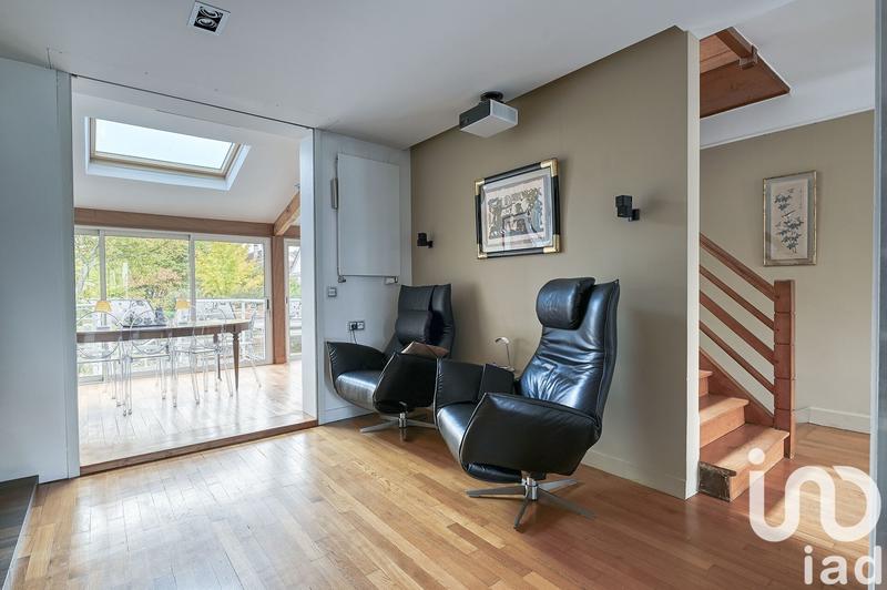 Maison - 218 m² - 9 pièces