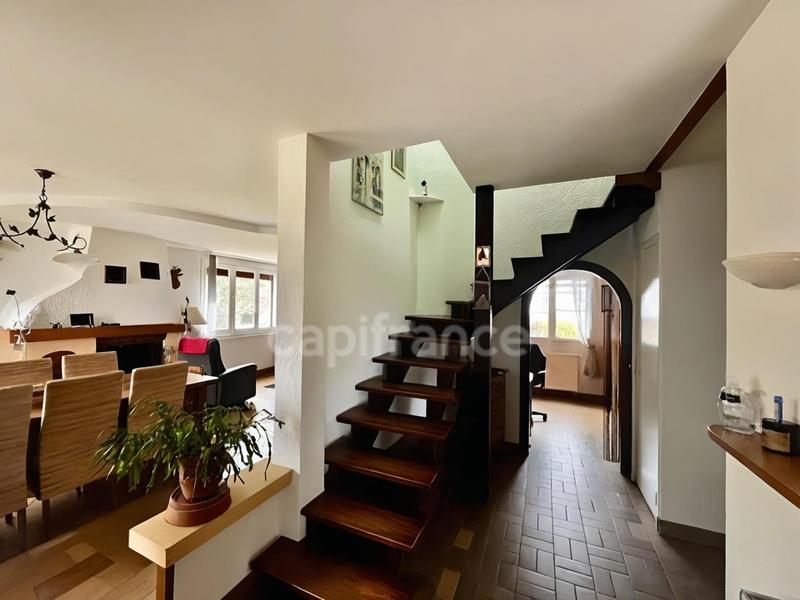 Maison - 200 m² - 6 pièces