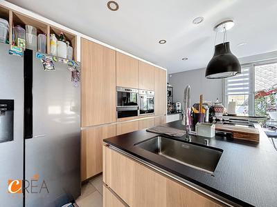 Maison - 220 m² - 12 pièces