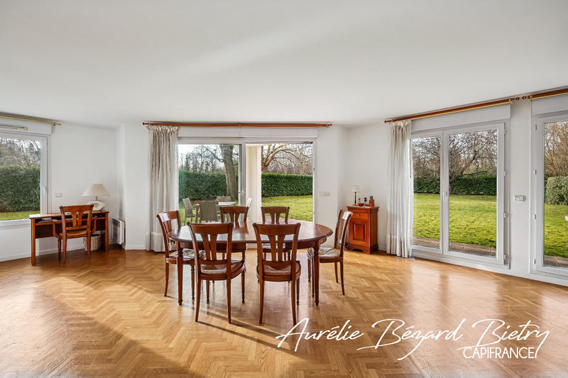 Appartement - 167 m² - 6 pièces