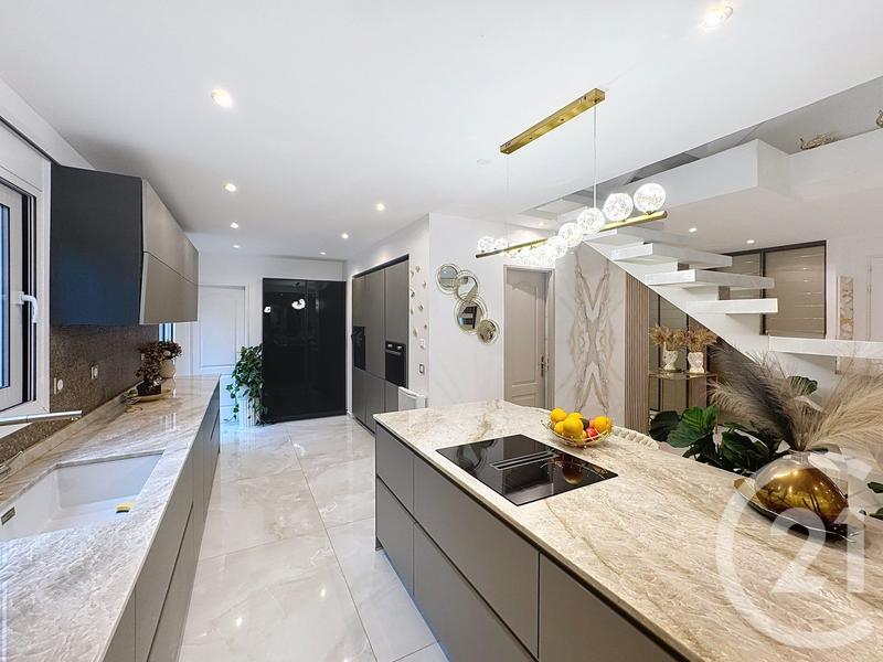 Maison - 160 m² - 6 pièces