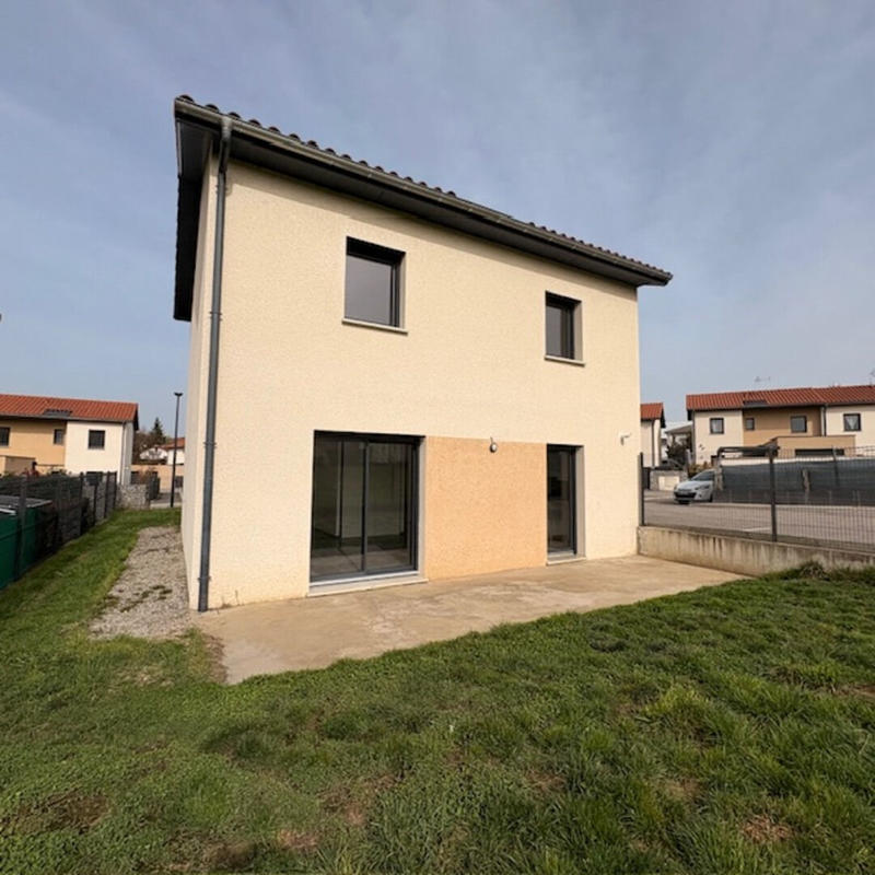 Maison - 90 m² - 4 pièces