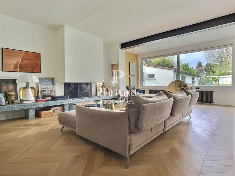 Maison - 230 m² - 6 pièces