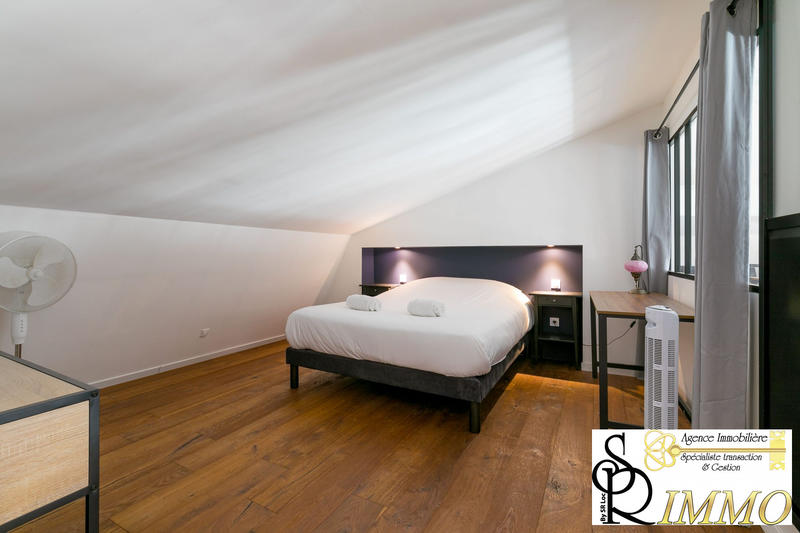 Appartement - 160 m² - 5 pièces