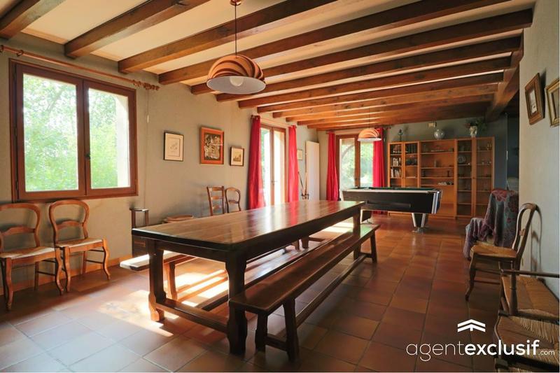 Maison - 308 m² - 9 pièces