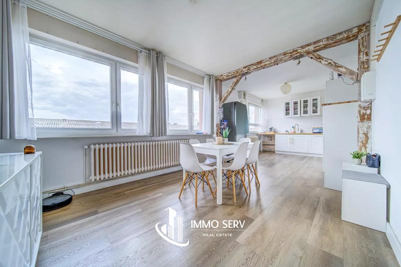 Appartement - 95 m² - 5 pièces