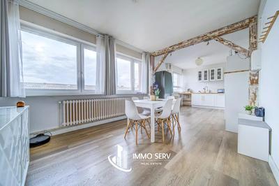 Appartement - 95 m² - 5 pièces