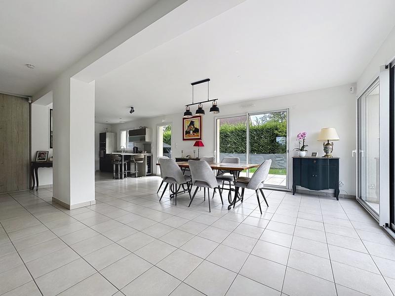 Maison - 180 m² - 7 pièces