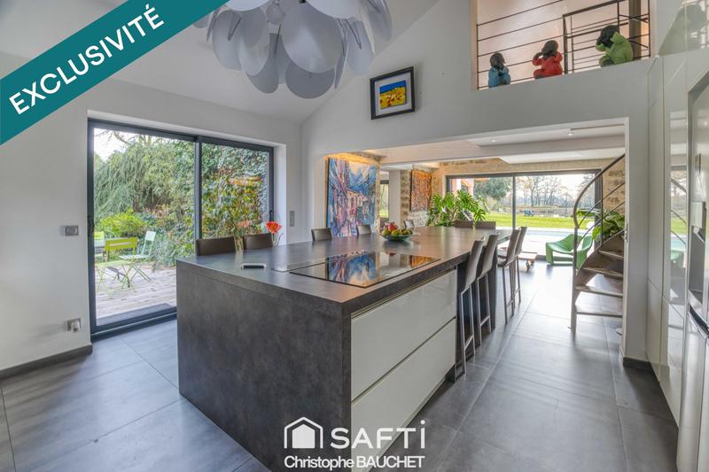 Villa - 213 m² - 6 pièces