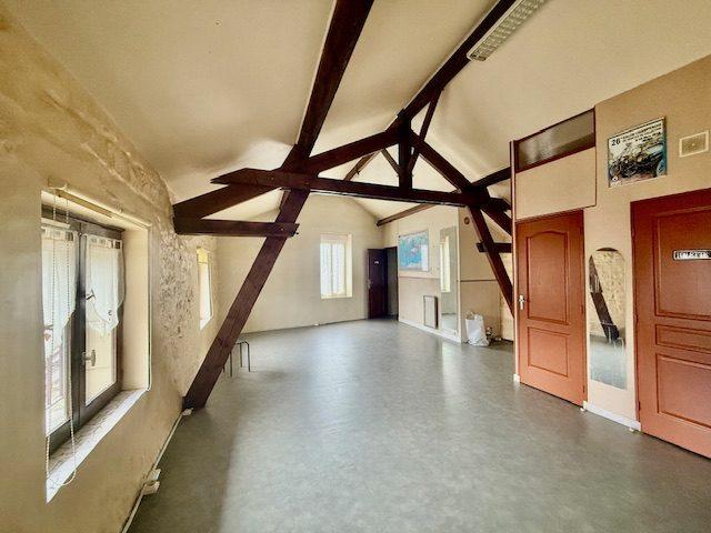 Maison ancienne - 317 m² - 10 pièces