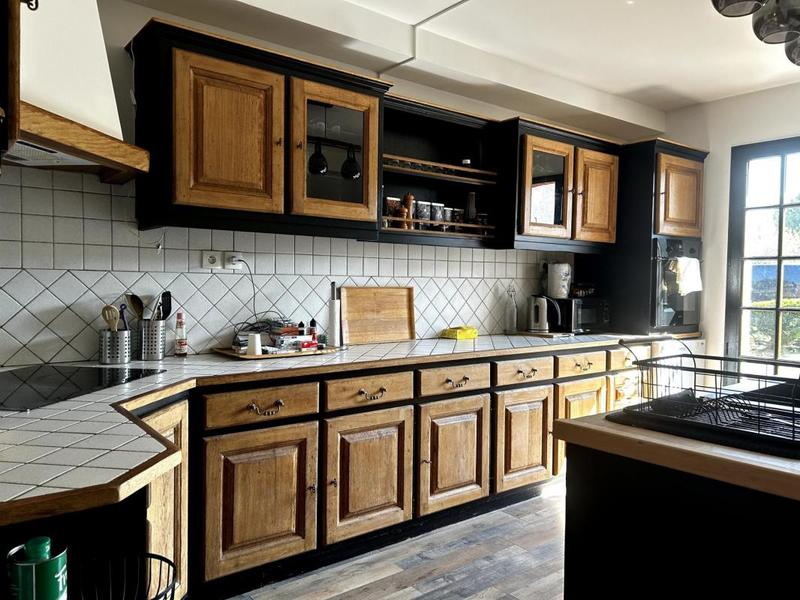 Maison traditionnelle - 281 m² - 9 pièces