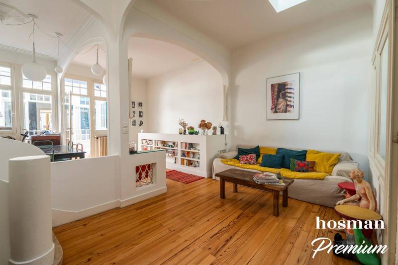 Maison - 250 m² - 7 pièces