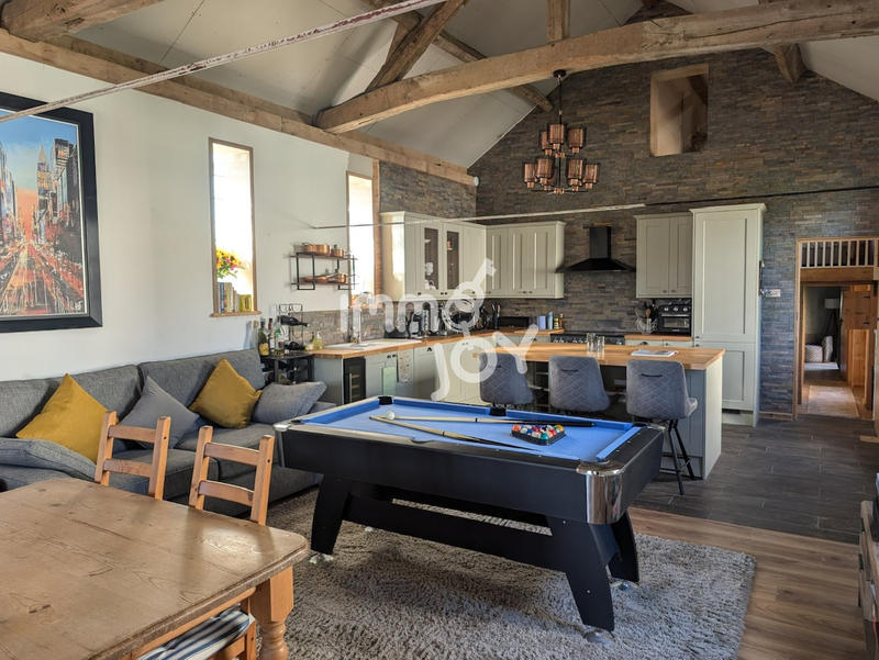 Maison de village - 360 m² - 10 pièces