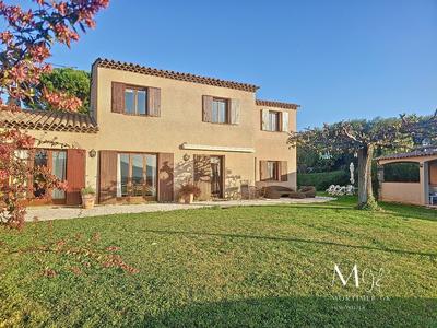 Maison - 180 m² - 8 pièces