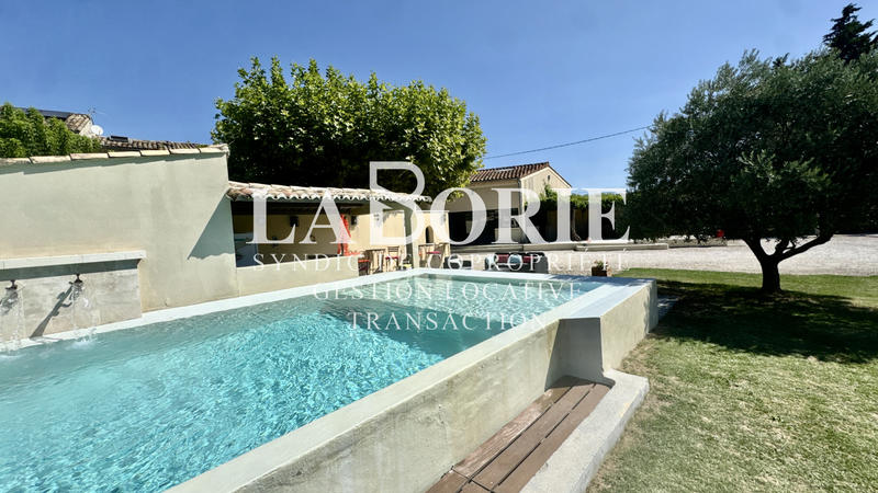 Maison - 250 m² - 5 pièces