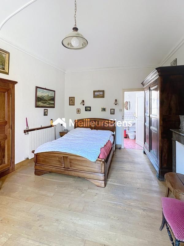 Propriété - 268 m² - 14 pièces