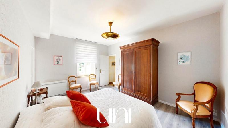 Maison - 400 m² - 7 pièces