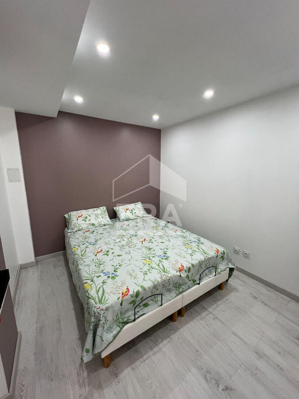 Maison - 235 m² - 8 pièces