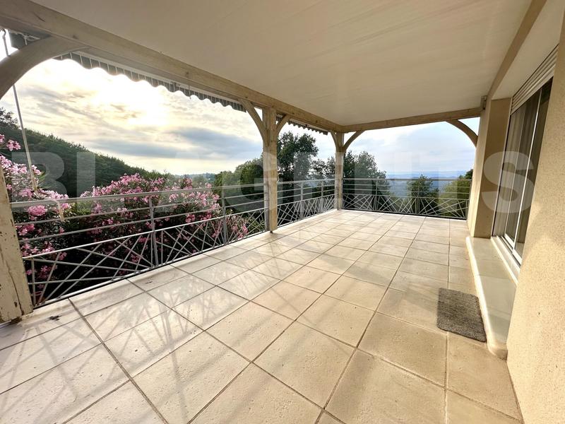 Villa - 163 m² - 6 pièces