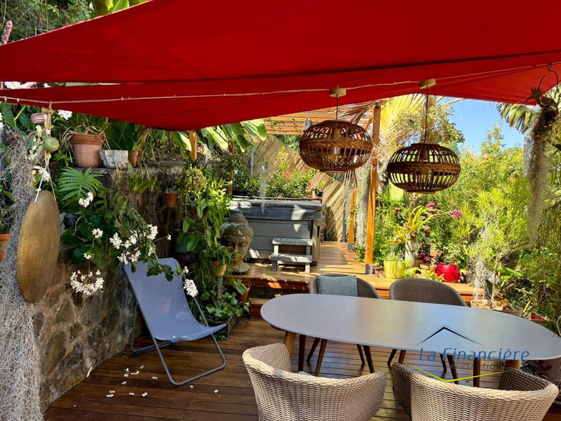 Maison - 206 m² - 7 pièces