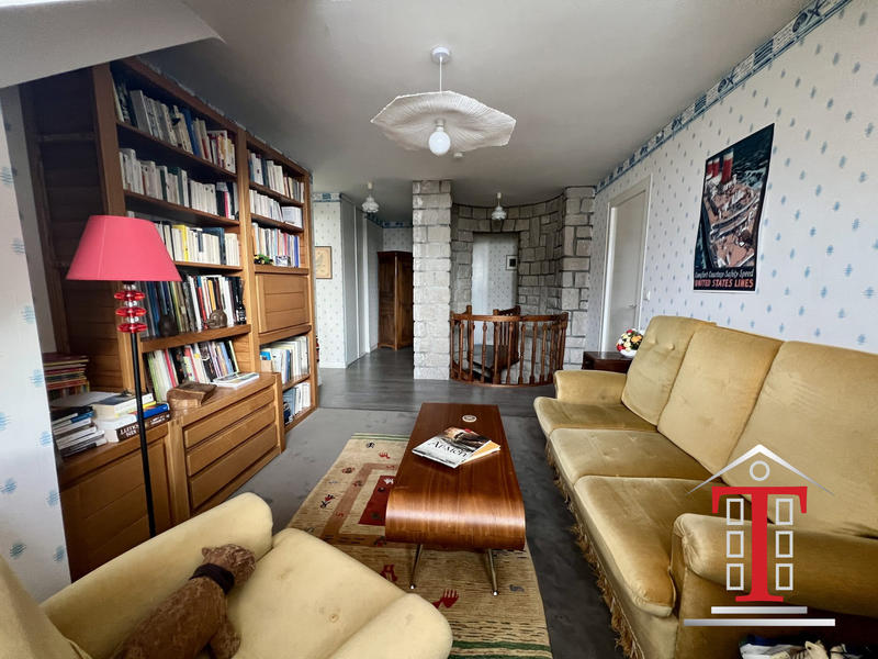 Maison - 180 m² - 7 pièces