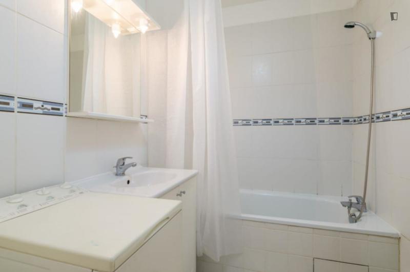 Chambre - 12 m² - 5 pièces