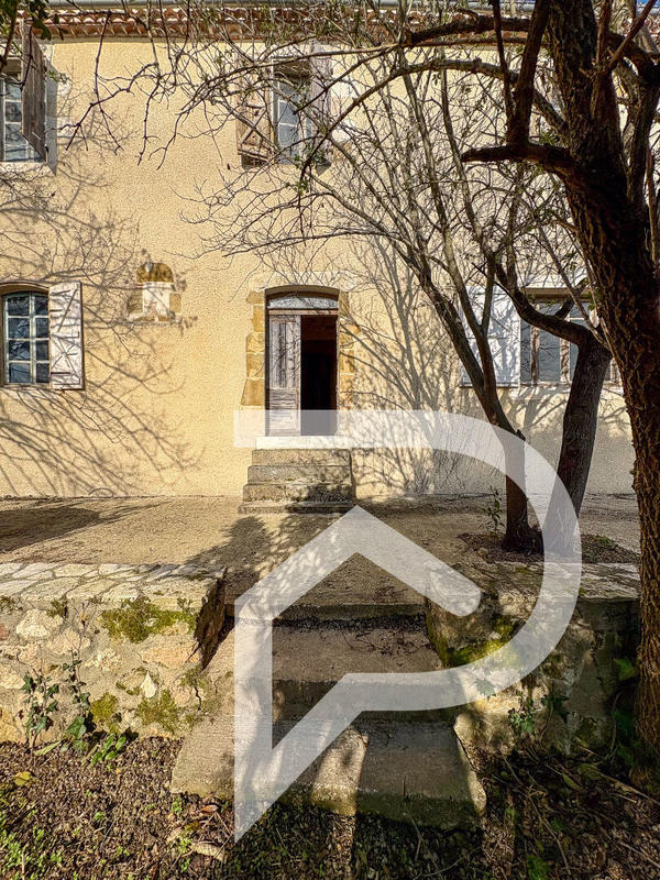 Maison - 260 m² - 7 pièces