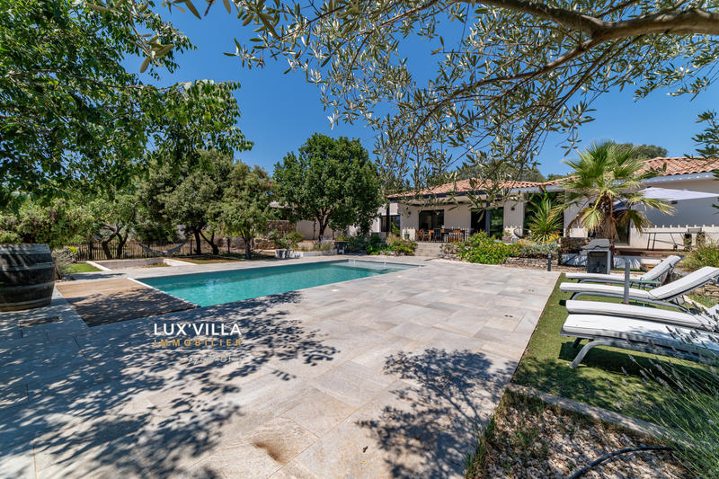 Villa - 290 m² - 12 pièces